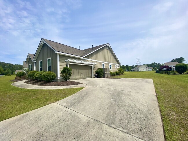 Building Photo - Stunning, Spacious Home in May River Preserve!