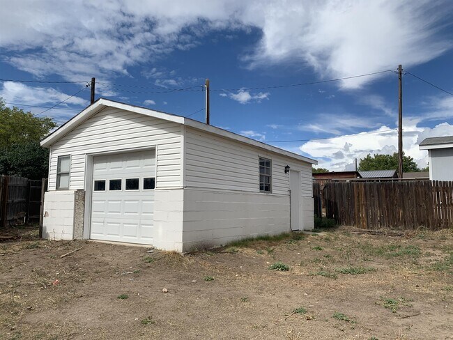 Foto del edificio - 2204 Draper Rd