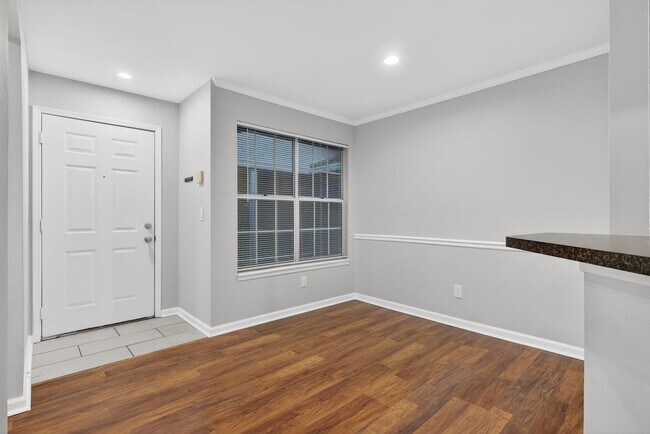 Building Photo - Pristine in PVB