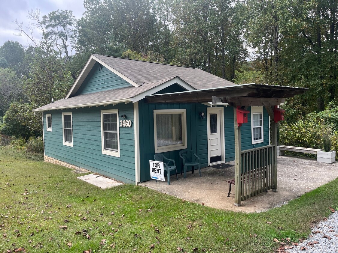 Primary Photo - 3460 Greenville Hwy