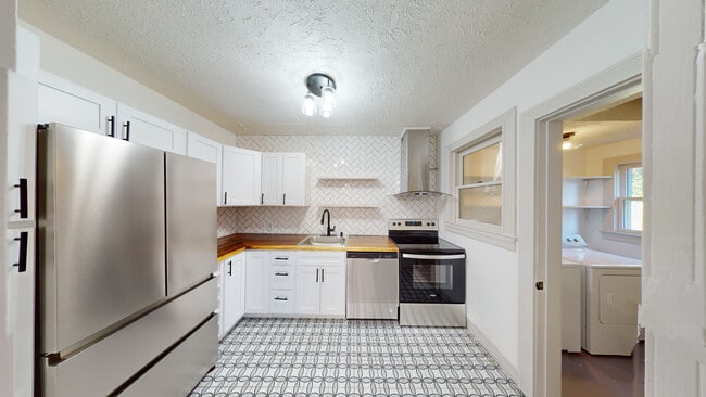 New Kitchen with New appliances - 1004 Belmont Ave