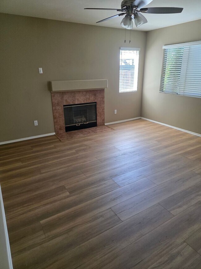 Building Photo - Beautiful 4 Bedroom Home in Paloma del Sol