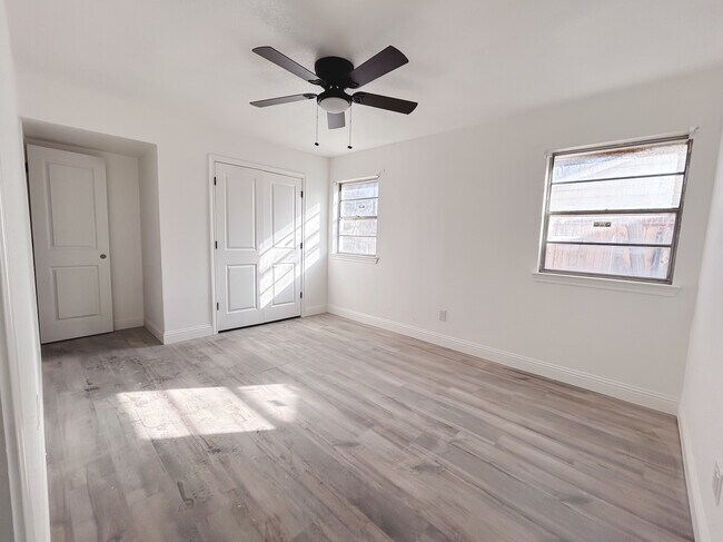 Building Photo - 1705 Barron Ln
