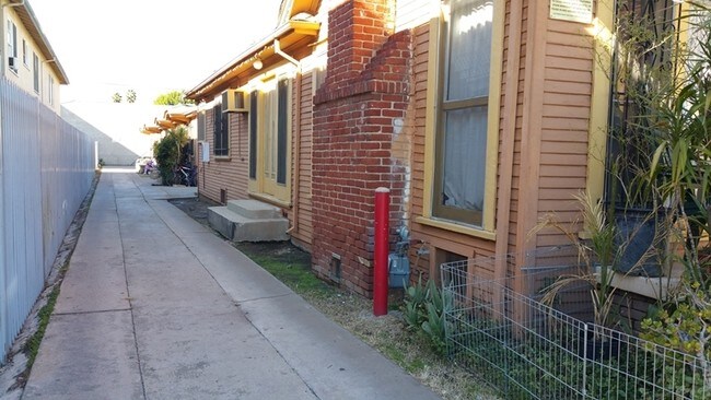 Foto del edificio - 943 N Oxford Ave