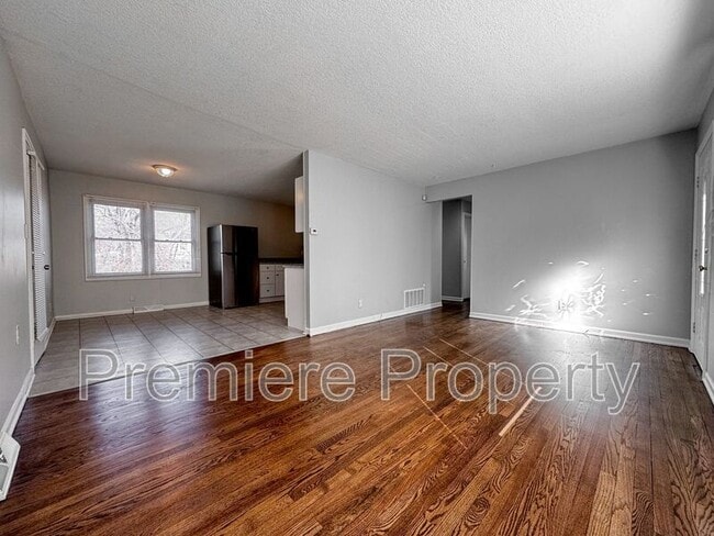Building Photo - 8600 E 114th St