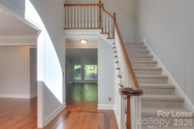 Foto del edificio - 1217 Weddington Hills Dr
