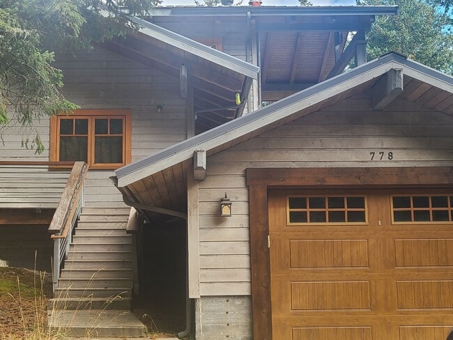 Foto del edificio - Lovely Rental Home on Cady Mountain