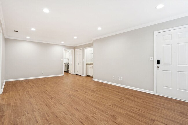 Foto del edificio - GROUND-FLOOR 2-BEDROOM ALAMO HEIGHTS CONDOMINIUM