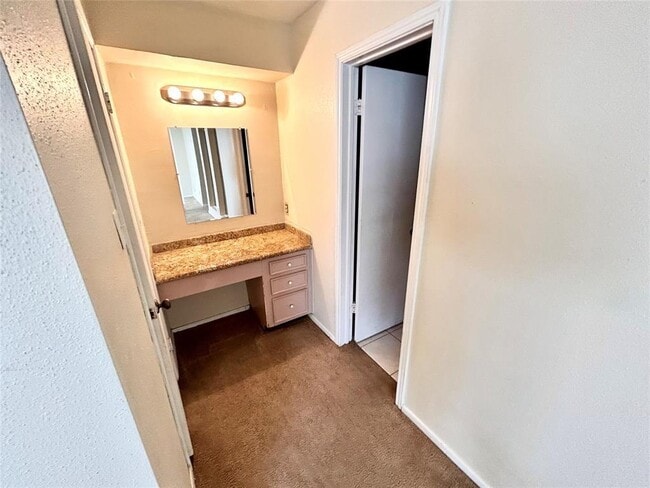 Building Photo - 10639 Sandpiper Dr