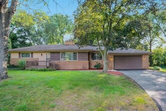 Building Photo - 24447 Bloomington Ct