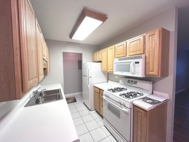Foto del edificio - 655 Deepwoods Dr