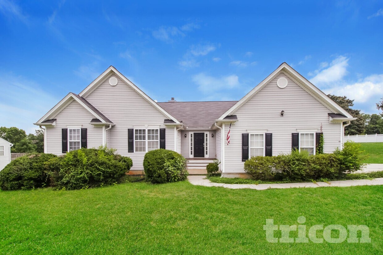 Primary Photo - 20 Mattie Ln