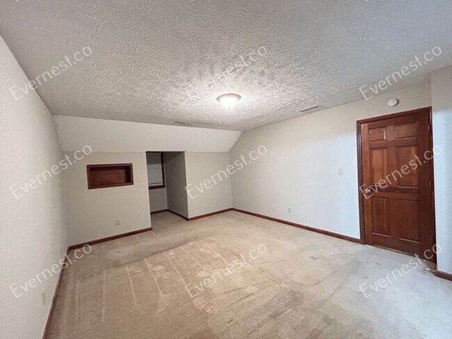 Building Photo - 170 Olde Oak Dr