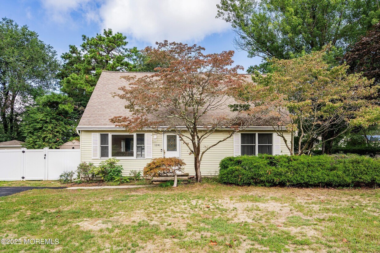 Foto principal - 1241 1st Ave