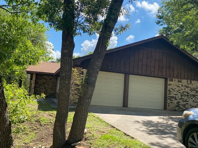 2604 Mandi(interiores) - 827 Cliffside Dr