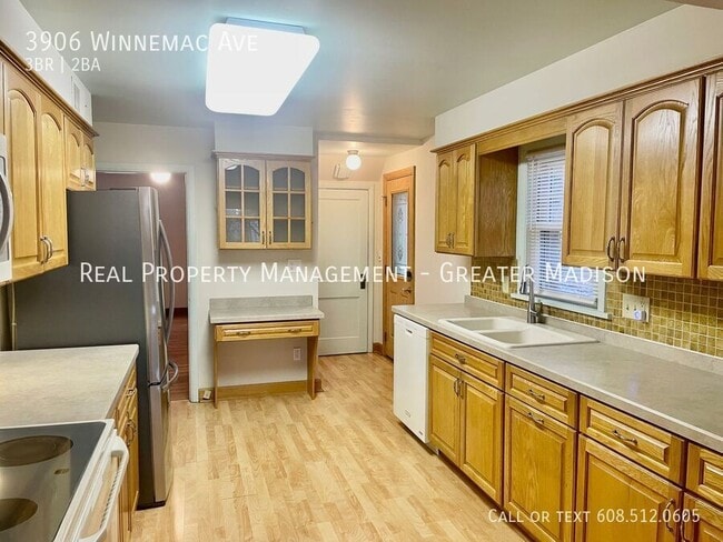 Building Photo - 3906 Winnemac Ave