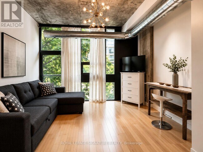Photo du bâtiment - 60 Bathurst St