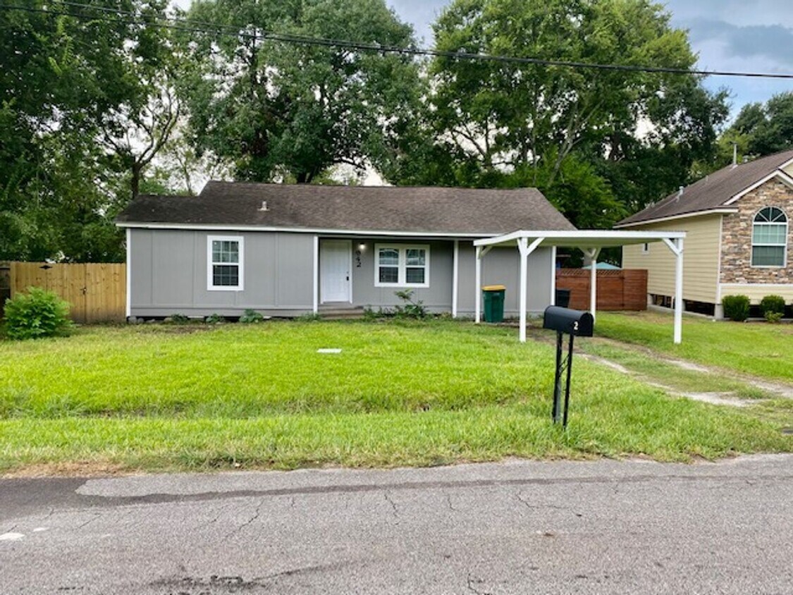 BEAUTIFUL RECENTLY REMODELED 3 BEDROOM HOME - BEAUTIFUL RECENTLY REMODELED 3 BEDROOM HOME