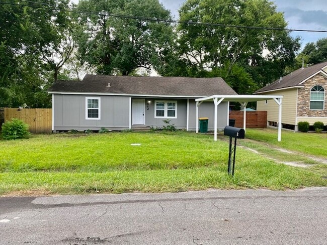 BEAUTIFUL RECENTLY REMODELED 3 BEDROOM HOME - BEAUTIFUL RECENTLY REMODELED 3 BEDROOM HOME