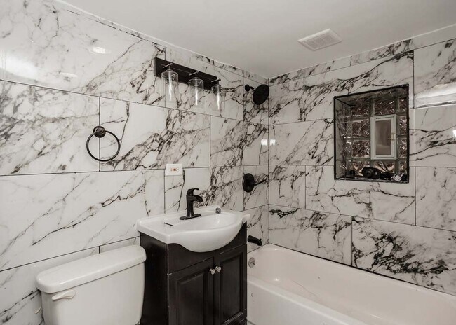 Foto del edificio - 4132 W 21st St