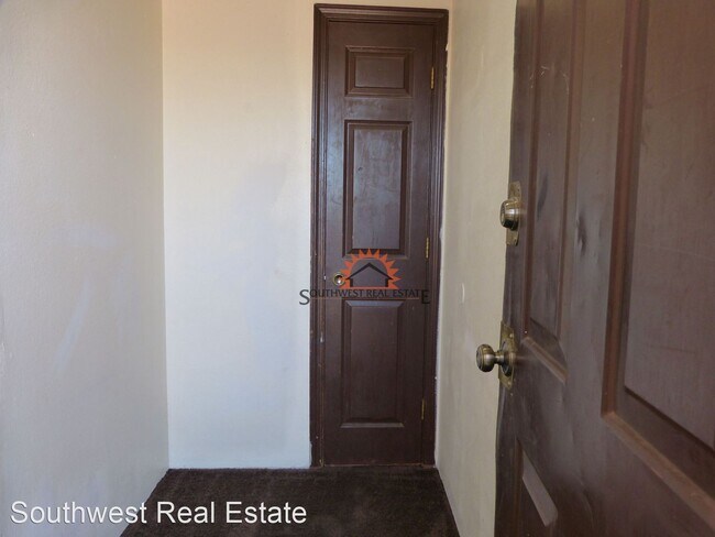 Building Photo - 1 br, 1 bath House - 519 E. 7th St.