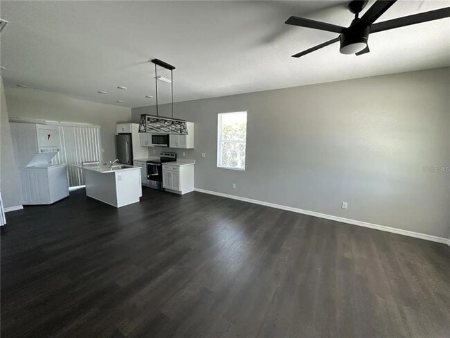 Building Photo - 10364 Kidron Ave