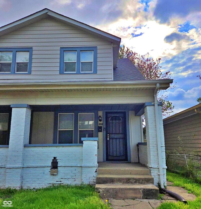 Building Photo - 1339 W Lee St