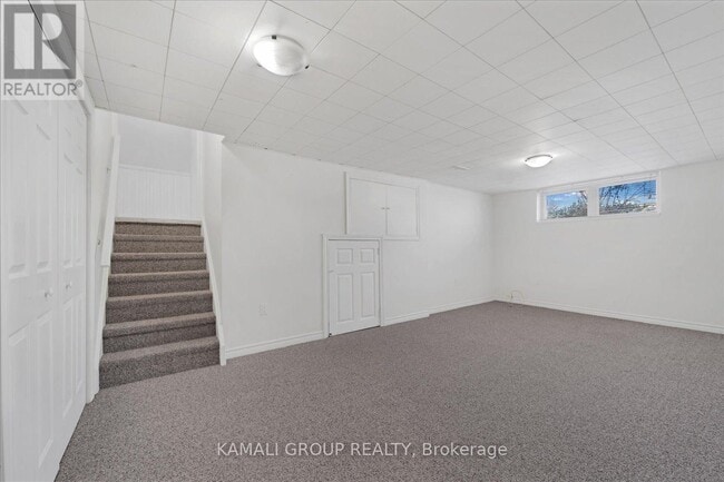Building Photo - 78 College Crescent