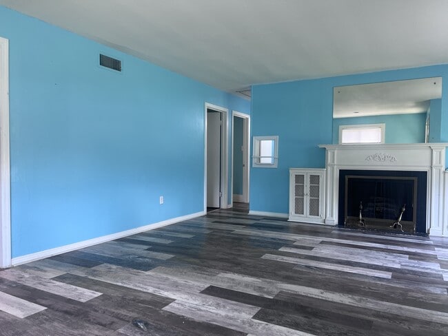 Building Photo - 1510 7th St