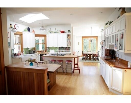 Building Photo - 18 Gilson Rd