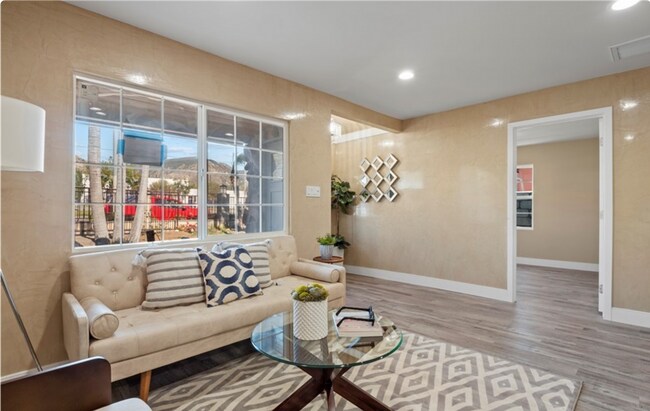 Building Photo - Beautiful 3B 2B Remodeled house in Sylmar