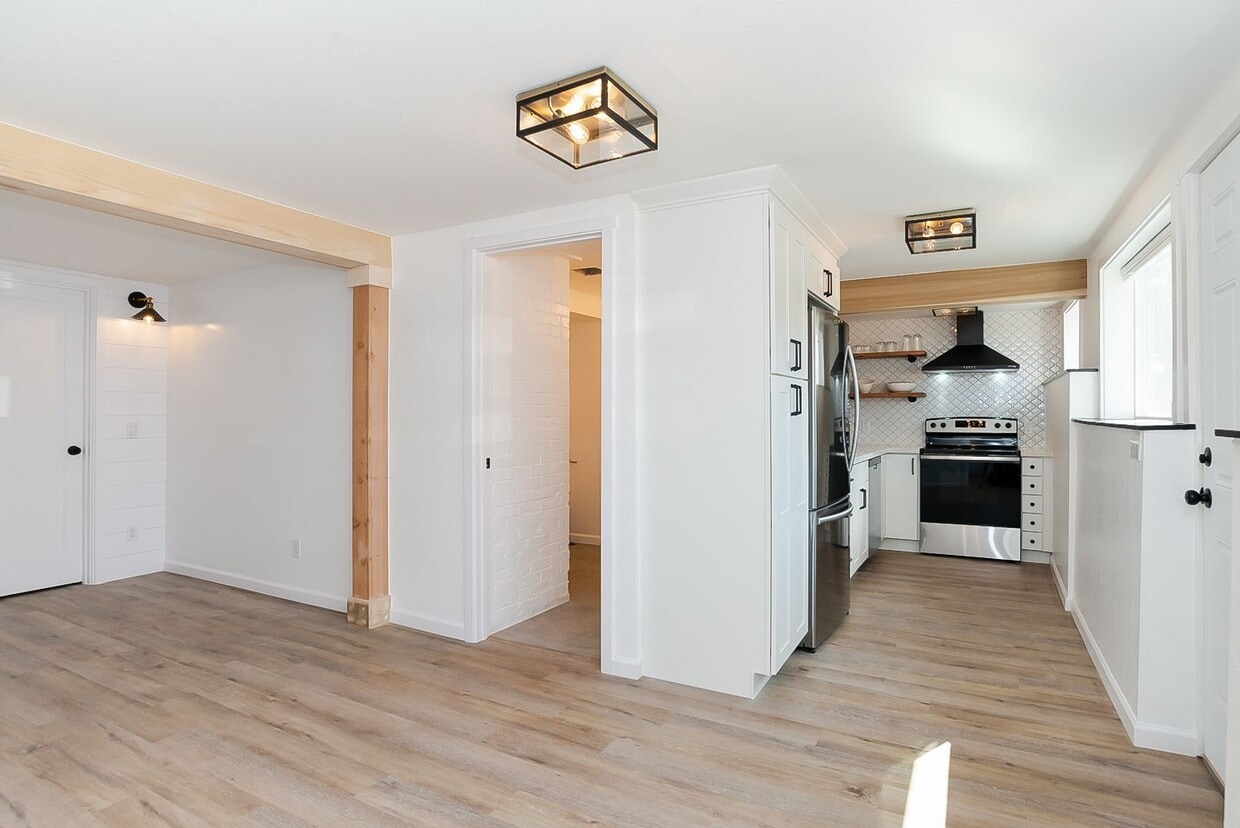Photo - 822 6th Ave N