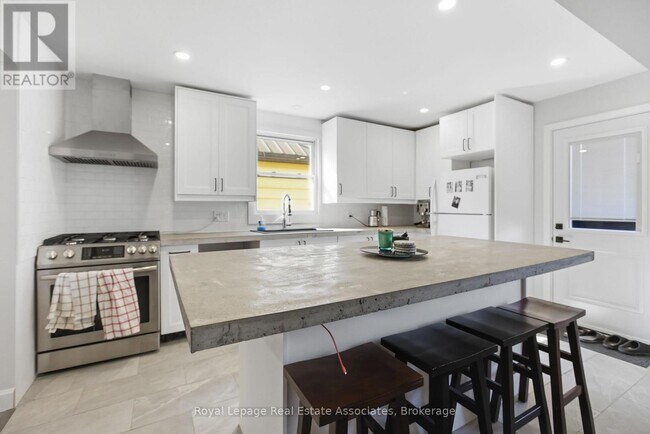 Photo du bâtiment - 289 Strathearne Ave