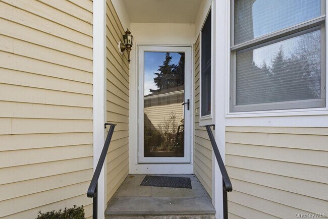 Building Photo - 305 Glenwood Dr