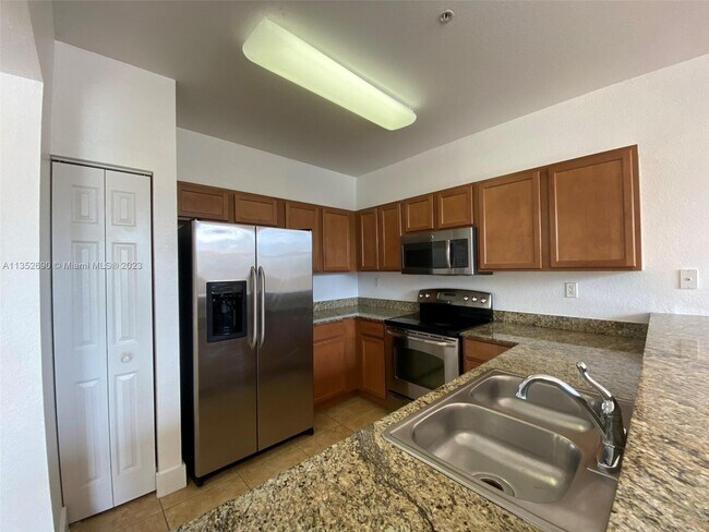 Foto del edificio - 10870 NW 88th Terrace