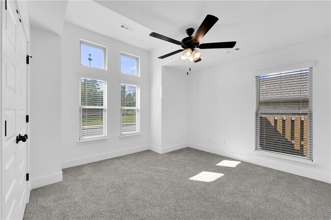 Building Photo - 1410 Emmerson St