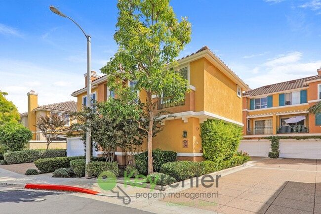 Building Photo - Stunning Westpark Condo in the Heart of Ir...