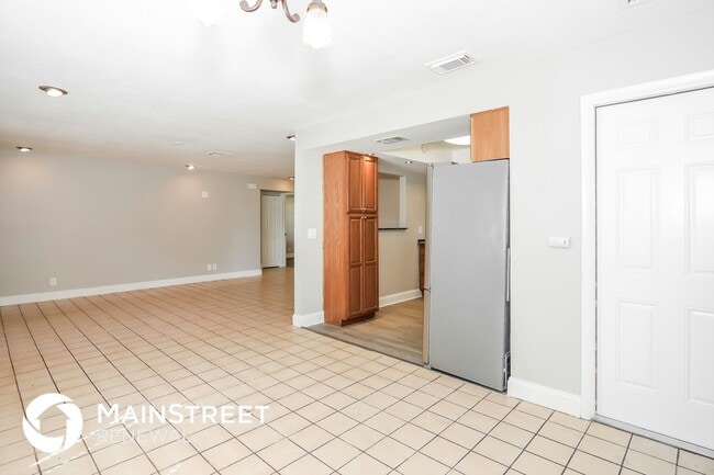 Building Photo - 3406 Ave Villandry
