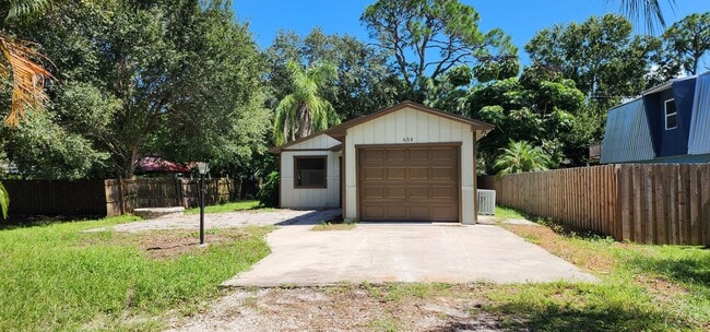 Photo - 3/2 1 car garage in Vero Beach House