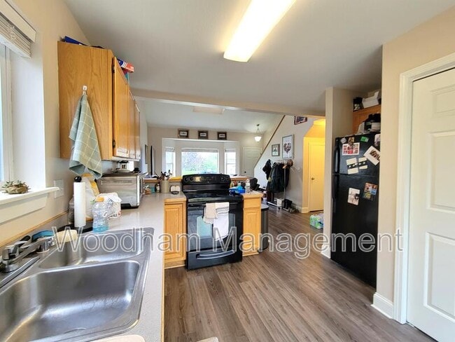 Foto del edificio - 306 Golden Valley Dr