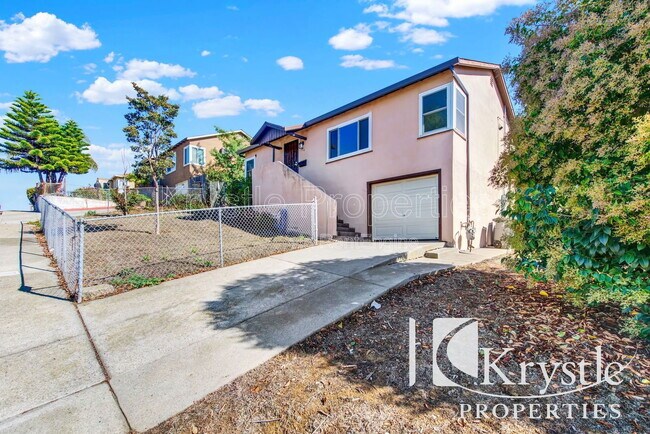 Building Photo - 114 Hollywood Ave