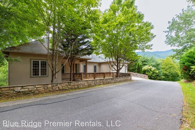 Building Photo - 4 br, 3 bath House - 370 Country Club Drive