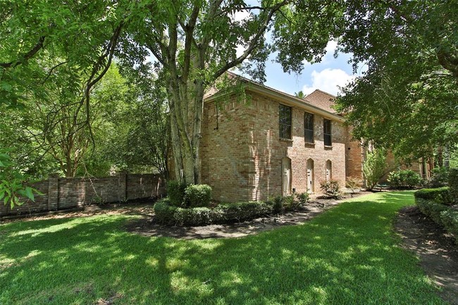 Building Photo - 1922 Grand Valley Dr