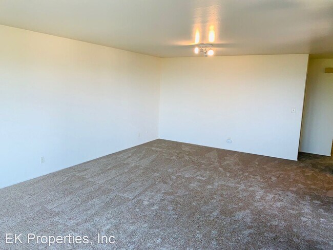 Building Photo - 2 br, 2 bath Apartment - 2240 Cambridge Ave.