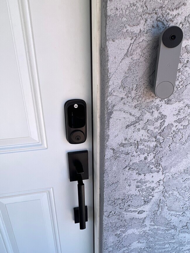 Foto del edificio - 214 E Park Ave