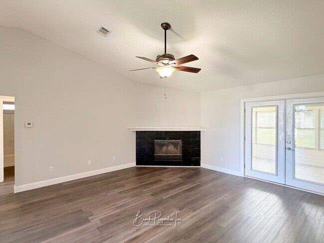 Building Photo - 2520 Southern Oaks Dr