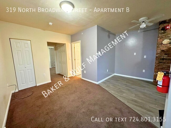 Foto del edificio - 319 N Broadway St