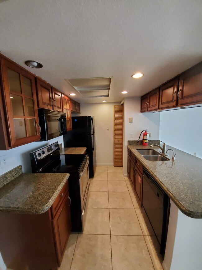 2048 Royal Bay Blvd, Kissimmee, FL 34746 Townhome Rentals in