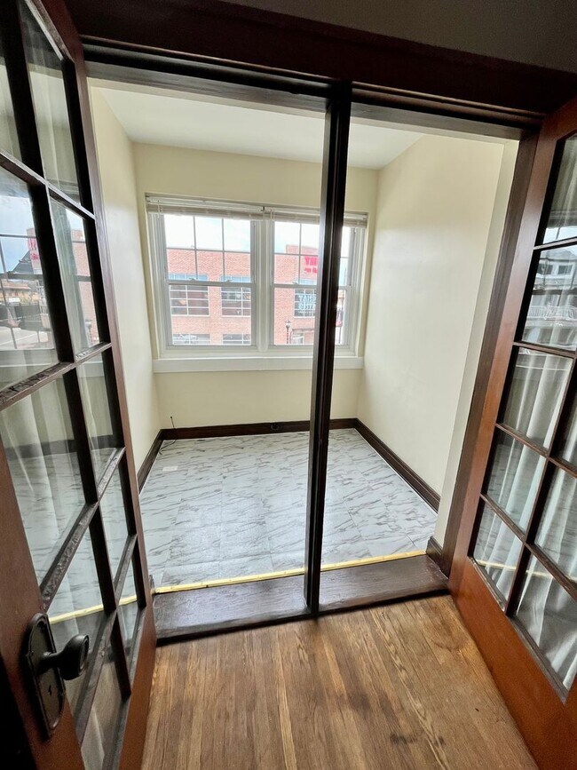 Foto del edificio - 1451 Hertel Ave