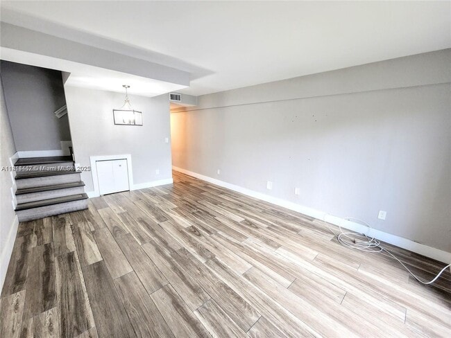 Building Photo - 1201 SW 42nd Ave